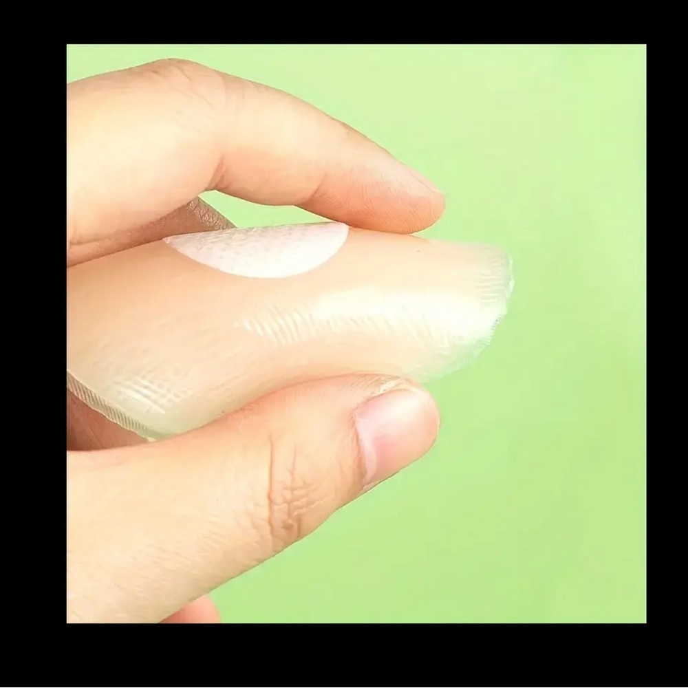 Reusable Silicone Nipple Covers (12 Units) | Invisible Nipple Covers new in box - Picture 2 of 10